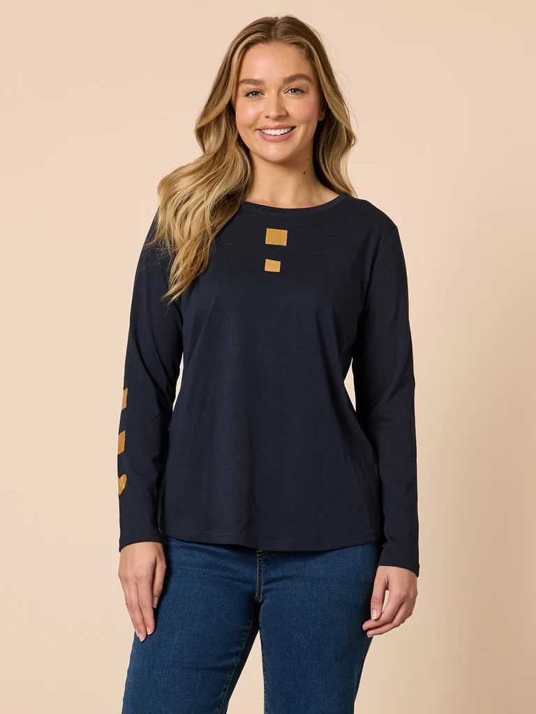 Threadz Womens Hearts Square Tee