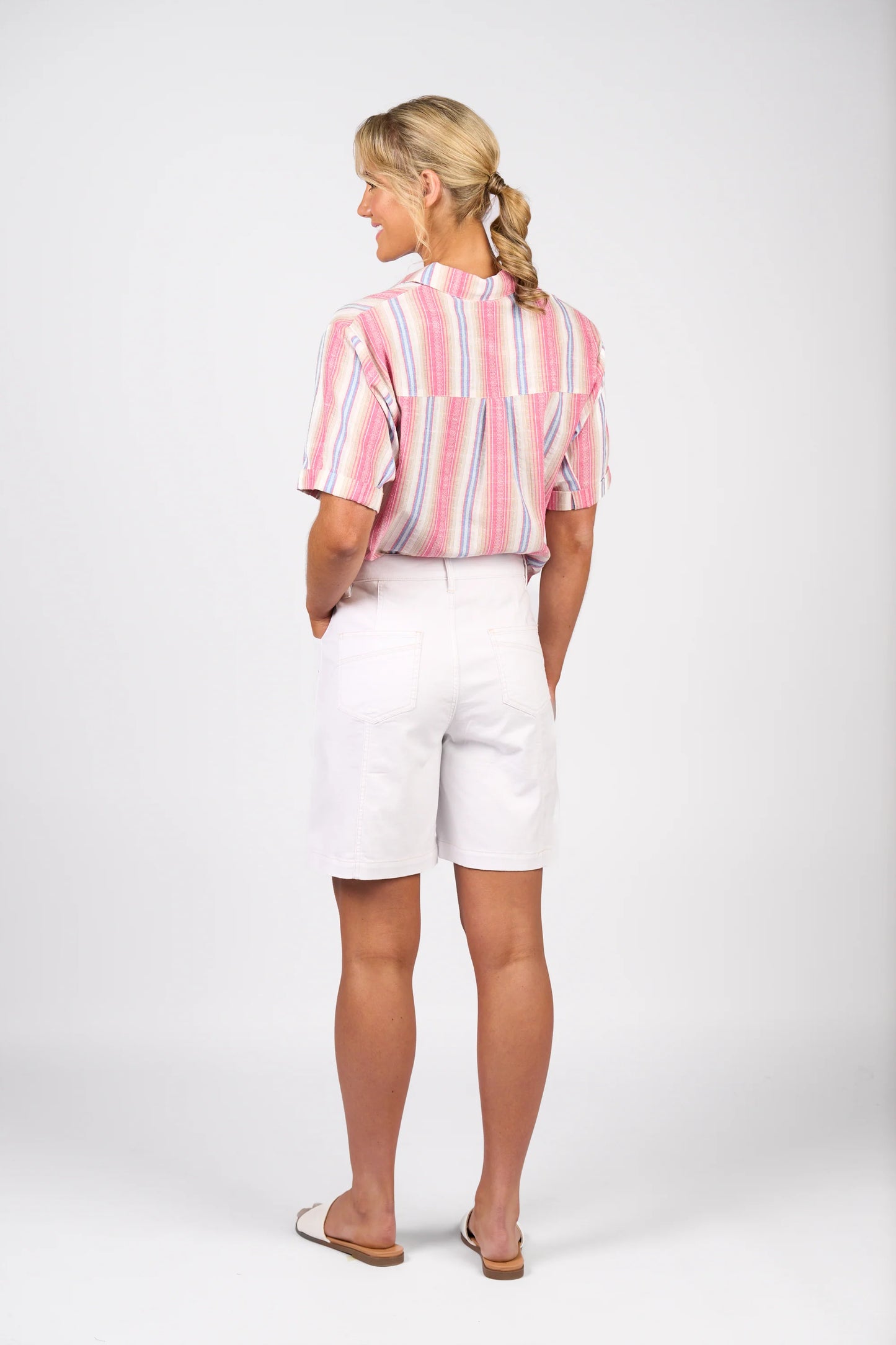 Vassalli Womens Wide Leg Above Knee Double Pocket Short