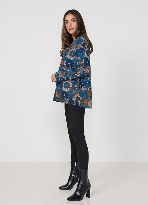 Caju Womens Wood Buttons Raglan Sleeve Shirt