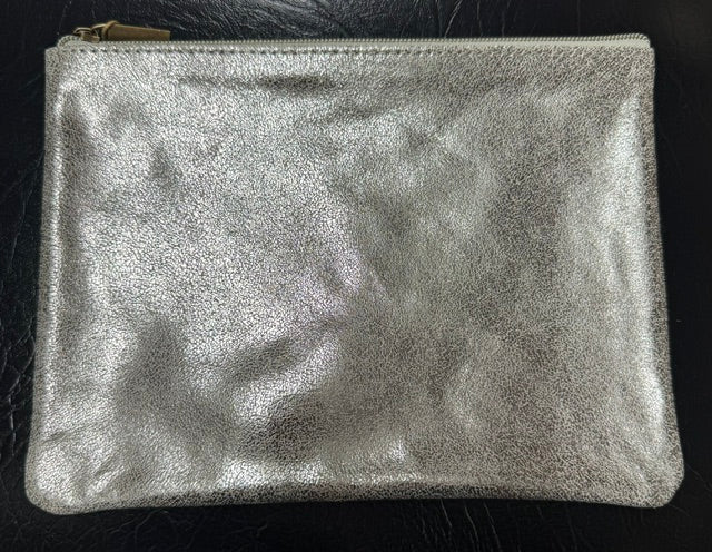 Holiday Womens Zali Pouch