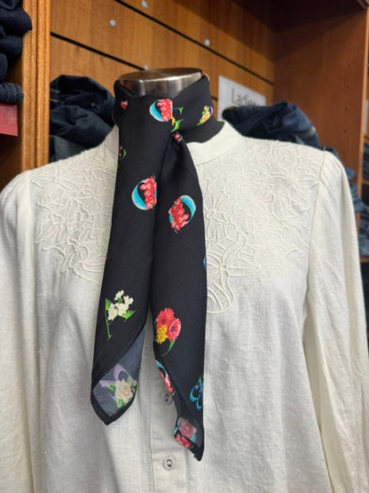 Ruby Yaya Womens Love Bloom Scarf
