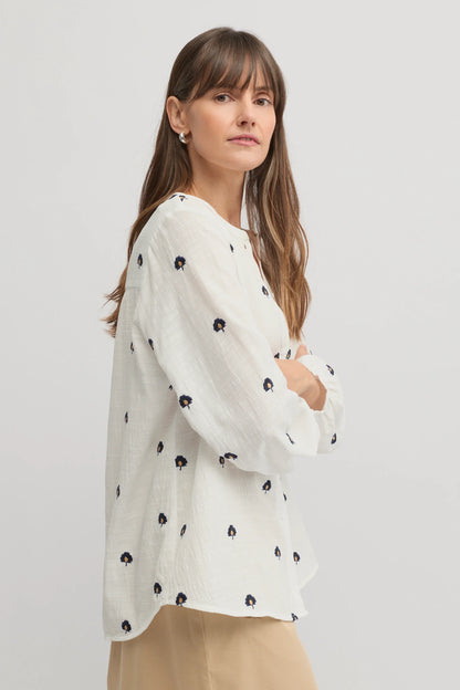 Yarra Trail Womens Queens Shirt